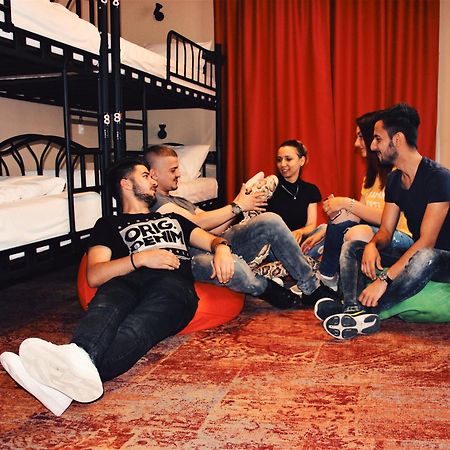 B13 Hostel Sibiu Bagian luar foto
