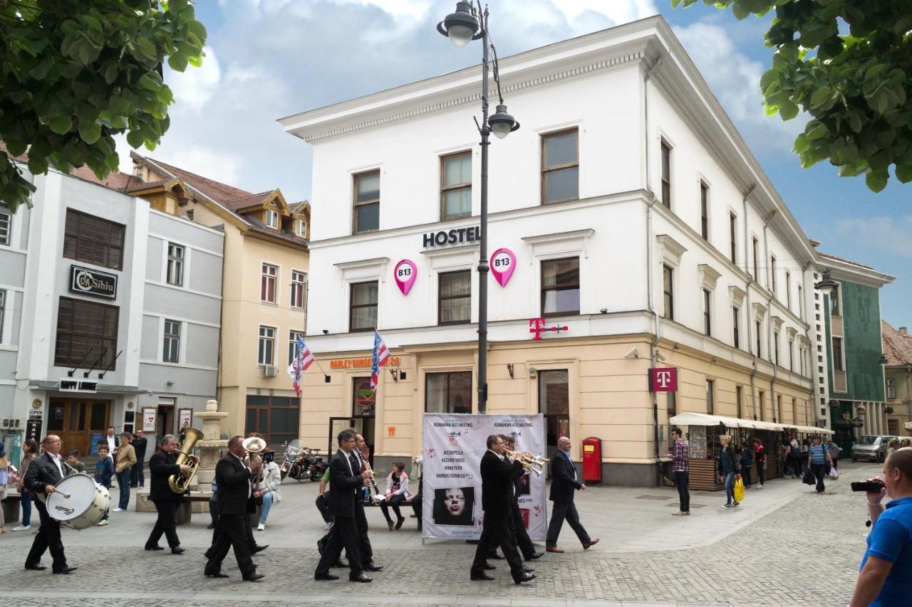 B13 Hostel Sibiu Bagian luar foto