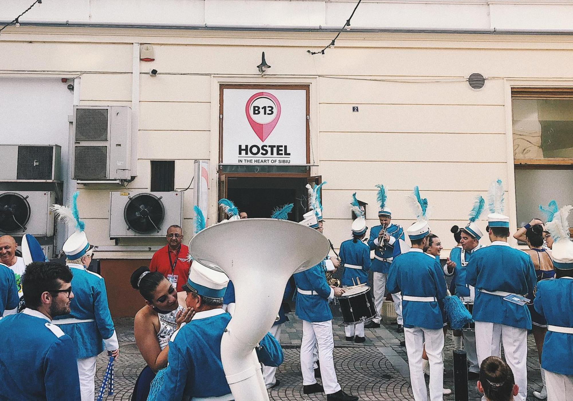 B13 Hostel Sibiu Bagian luar foto