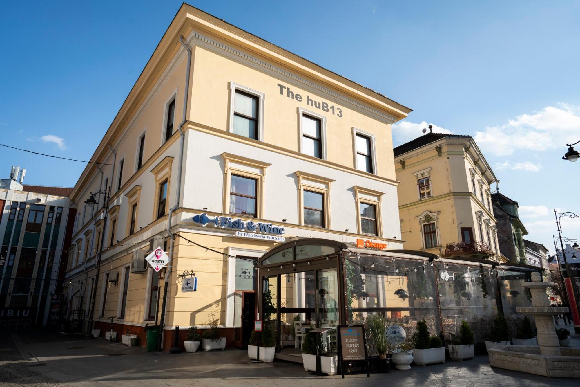 B13 Hostel Sibiu Bagian luar foto